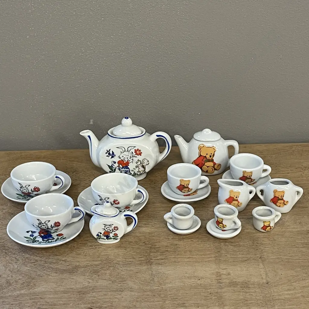 Assorted Miniature Childs Teaset Items Image 1++