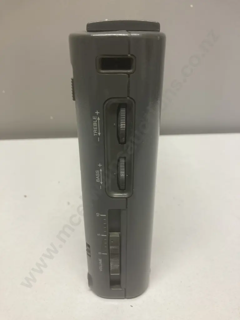 Vintage Collectable Sony ICF-SW77 SW Radio With Manuals Image 1++