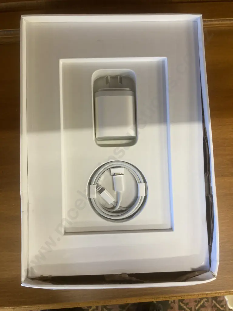 iPad (9th Generation) Wi-Fi, 64GB, MK2K3X/A, Space Grey, Serial No. WDMW59G7DM Image 1++