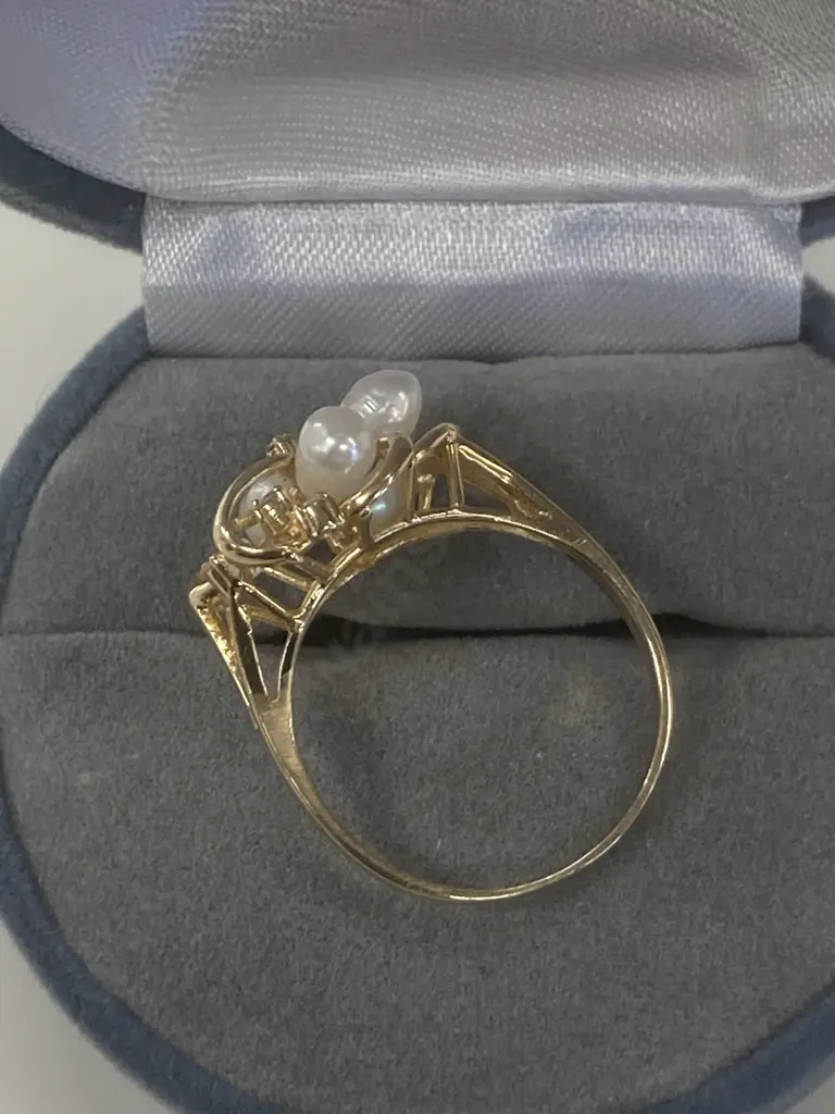 Vintage 14K Gold Ladies Ring With Small Pearls & Diamonds (1 Pearl Missing), Stamped Image 1++