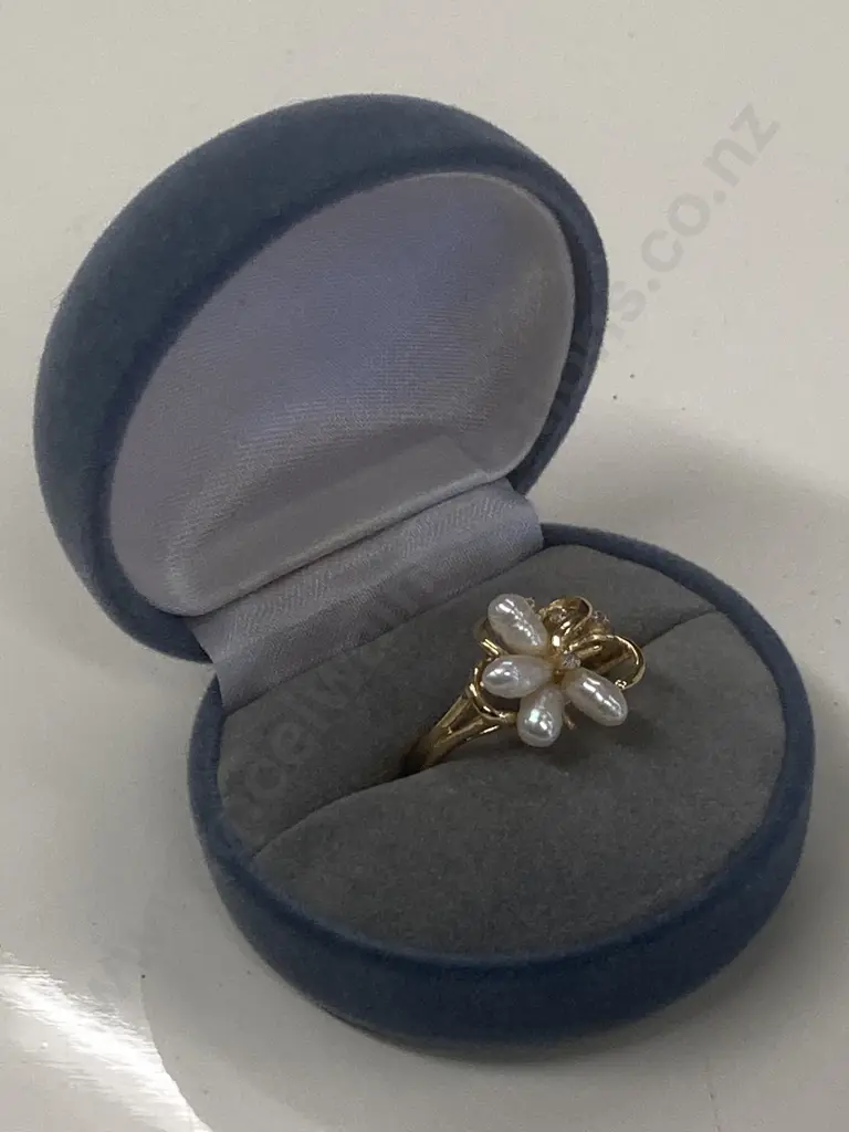Vintage 14K Gold Ladies Ring With Small Pearls & Diamonds (1 Pearl Missing), Stamped Image 1++