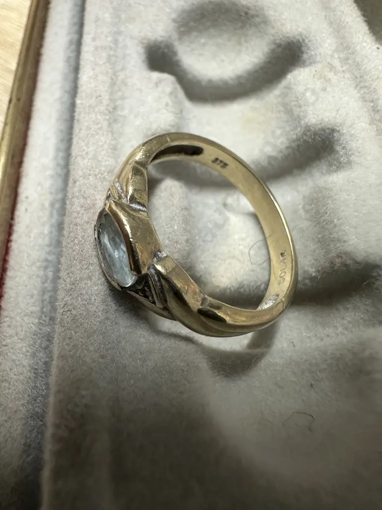 Stamped 375 Gold Ring With Blue Coloured Stone Image 1++
