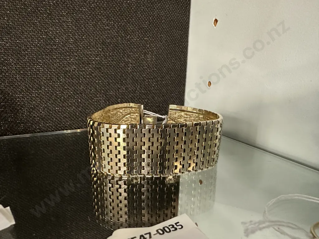18ct Tested Gold Plated Bracelet Image 1++