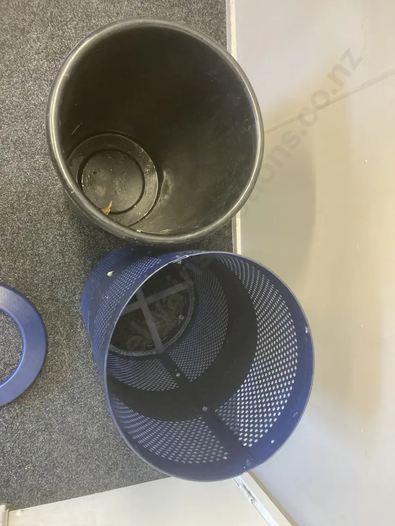 Outdoor Bin - Blue Perforated Steel Mesh With a Plastic Inner Bin & Ring Top, 87 x 41cm Image 1++