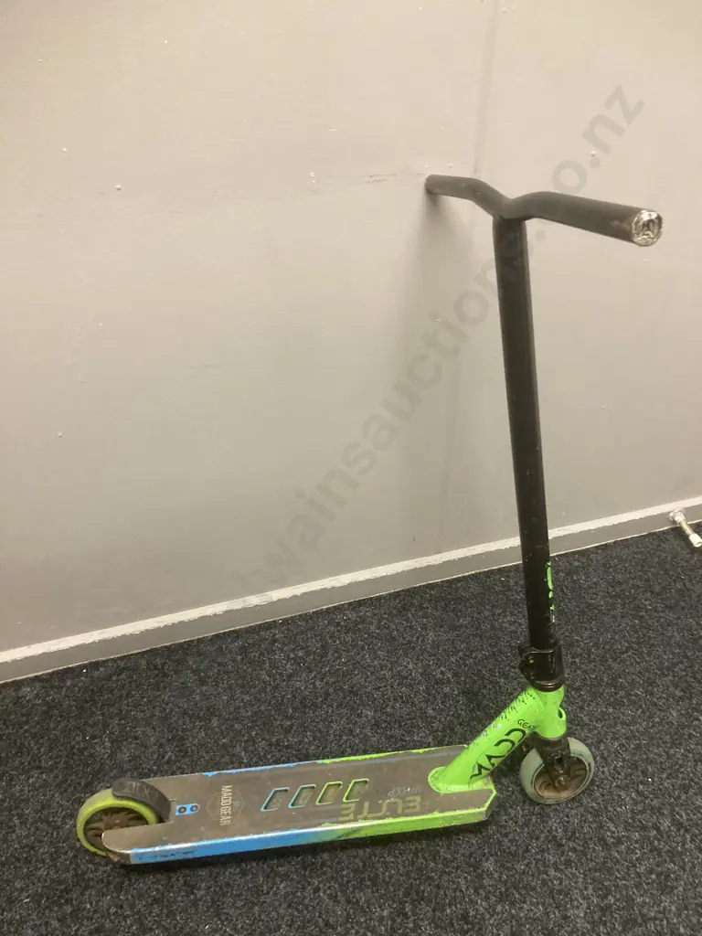 Green MADD Kids Scooter With Green Wheels Image 1++