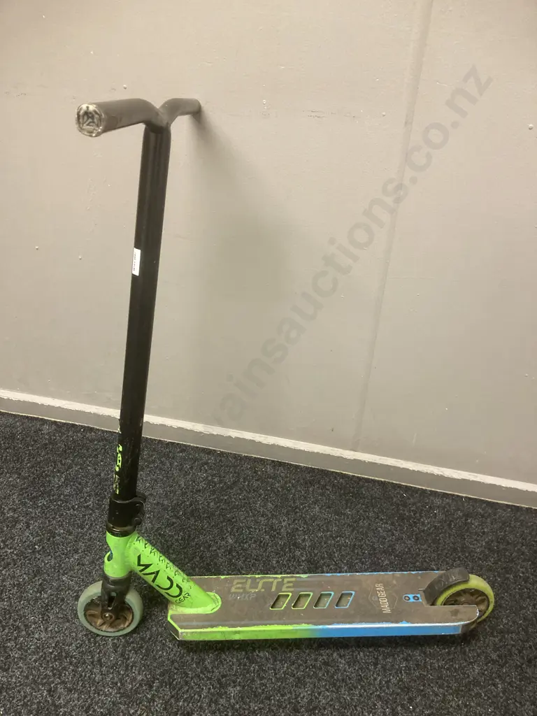 Green MADD Kids Scooter With Green Wheels Image 1++