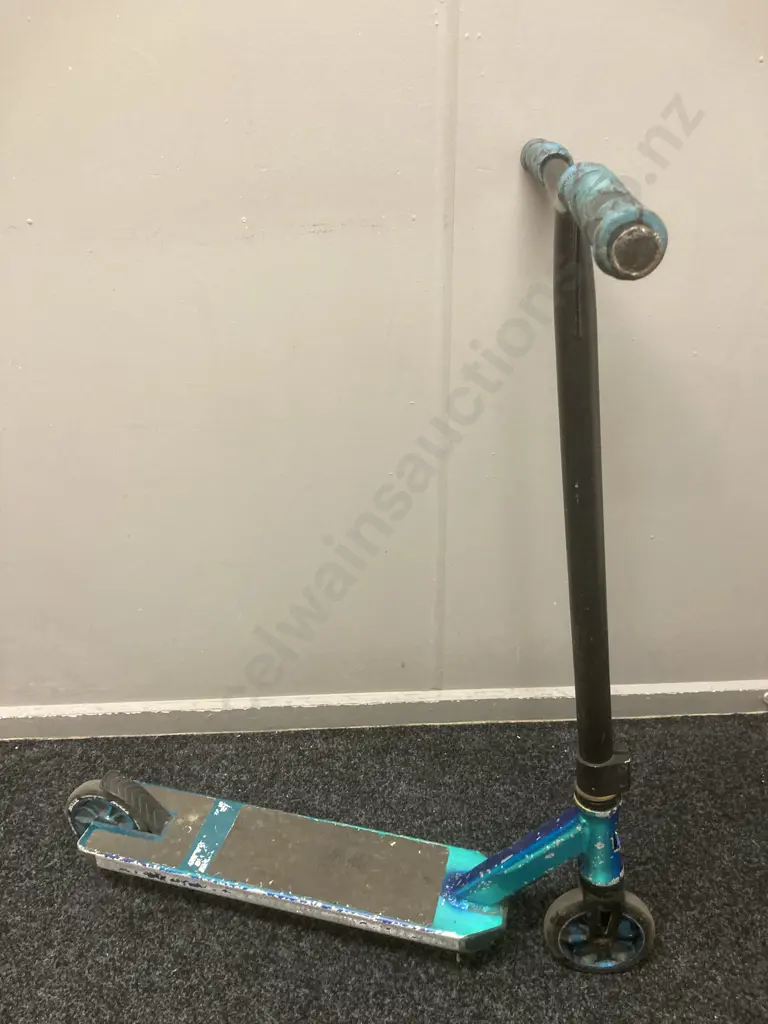 Blue Kids Scooter(Donated As Unable to Sell) Image 1++