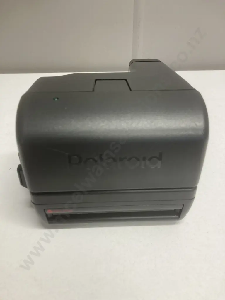 Polaroid 636 Close Up Instant Camera Image 1++