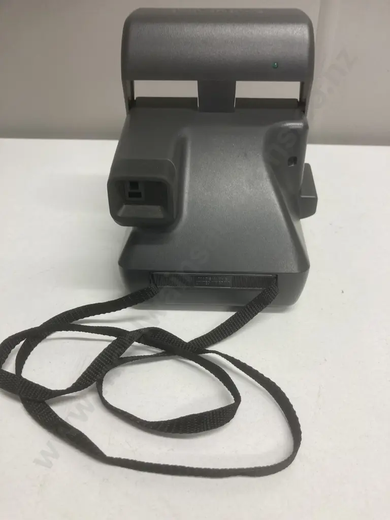 Polaroid 636 Close Up Instant Camera Image 1++