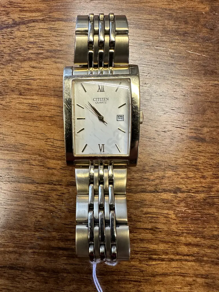 Citizen Watch With Gold Colour Strap Image 1++