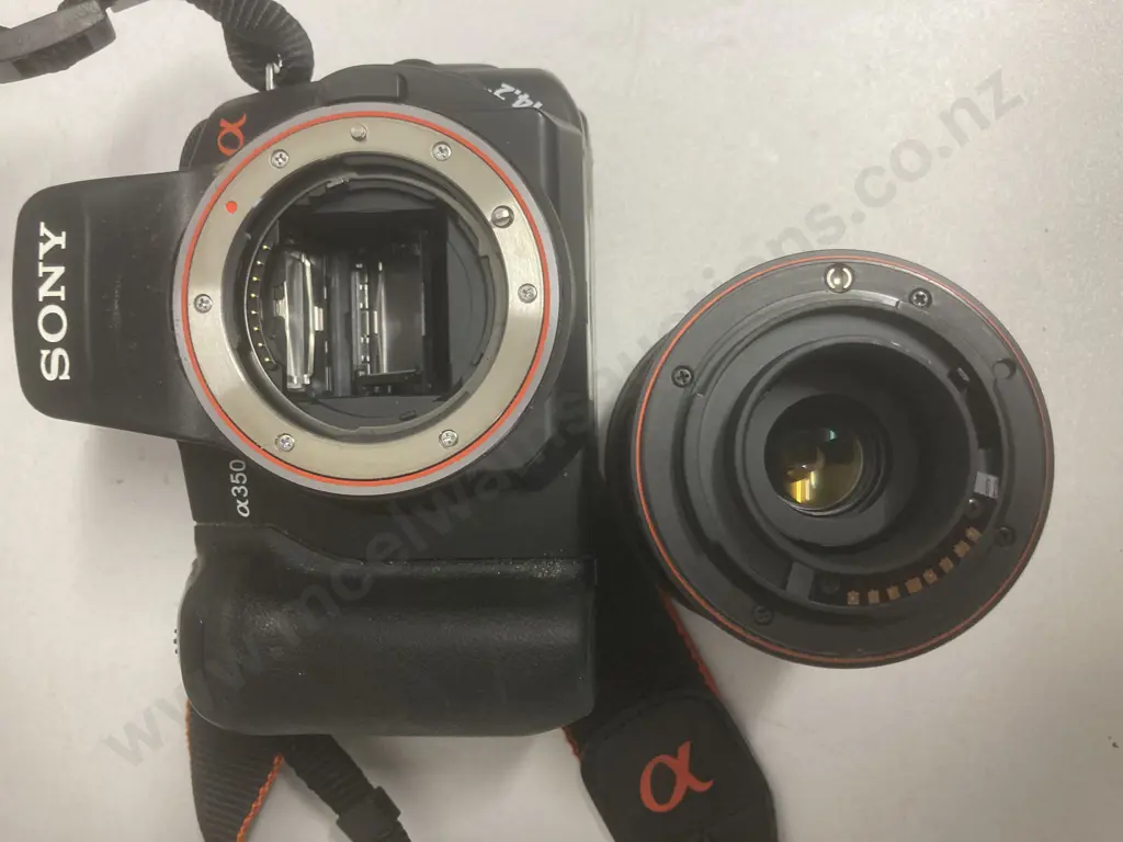 Sony Alpha DSLR-A350 Camera With a Sony DT 18-70mm F3.5-5.6 Lens (Has Battery But No Charger) Image 1++