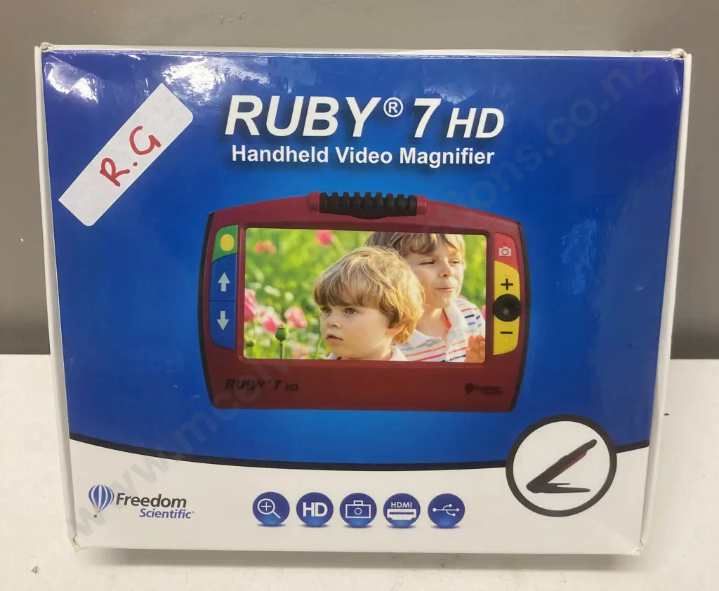 Ruby 7 HD Handheld Video Magnifier With Carry Bag & User Manual Image 1++