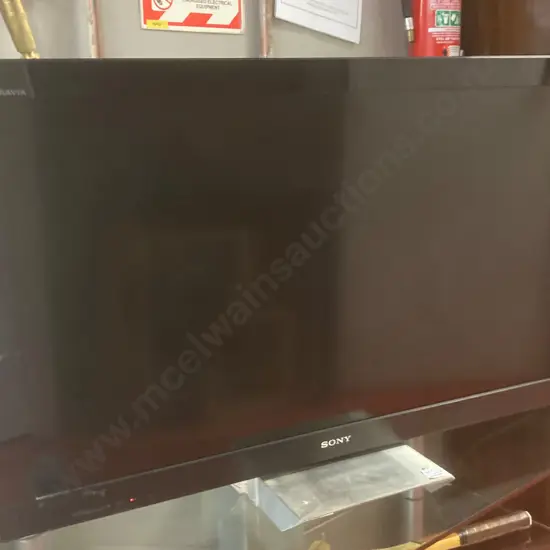 Sanyo 40" LCD TV With Remote Control (Doesn't Work All Functions On TV), Model 40CX520