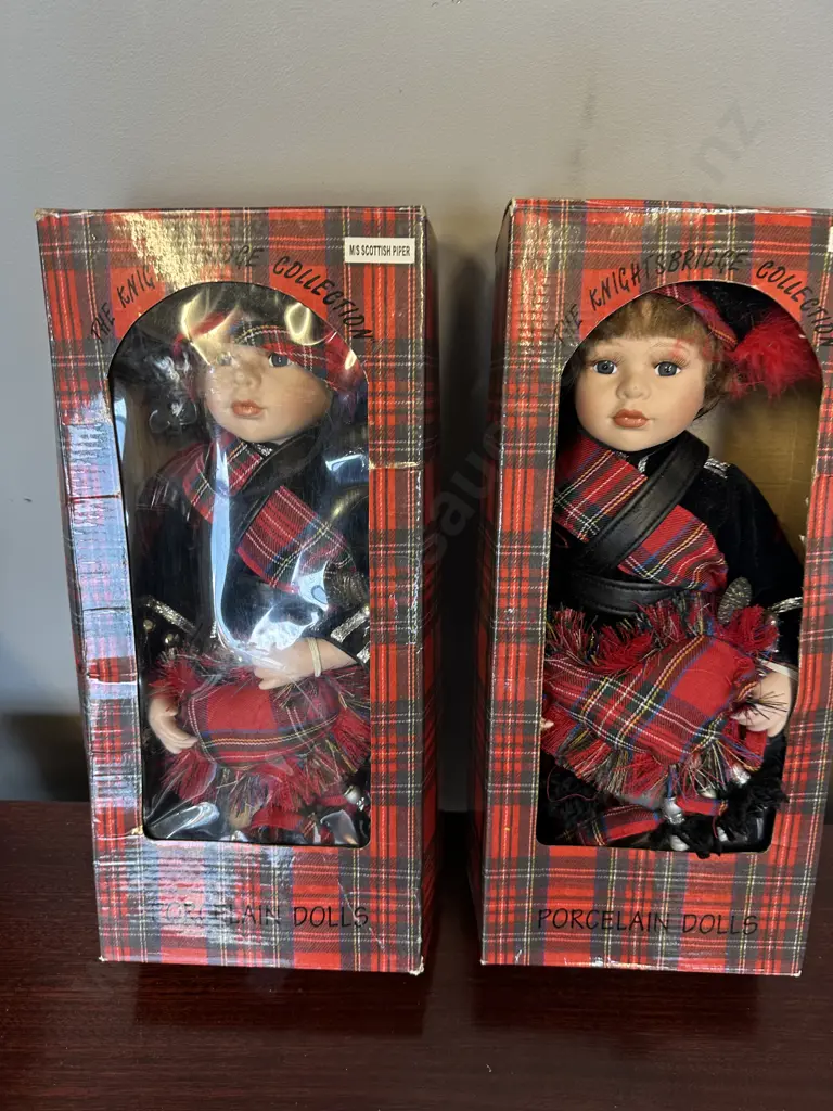 Porcelain Dolls x2 The Knightsbridge Collection Scottish Piper Image 1++