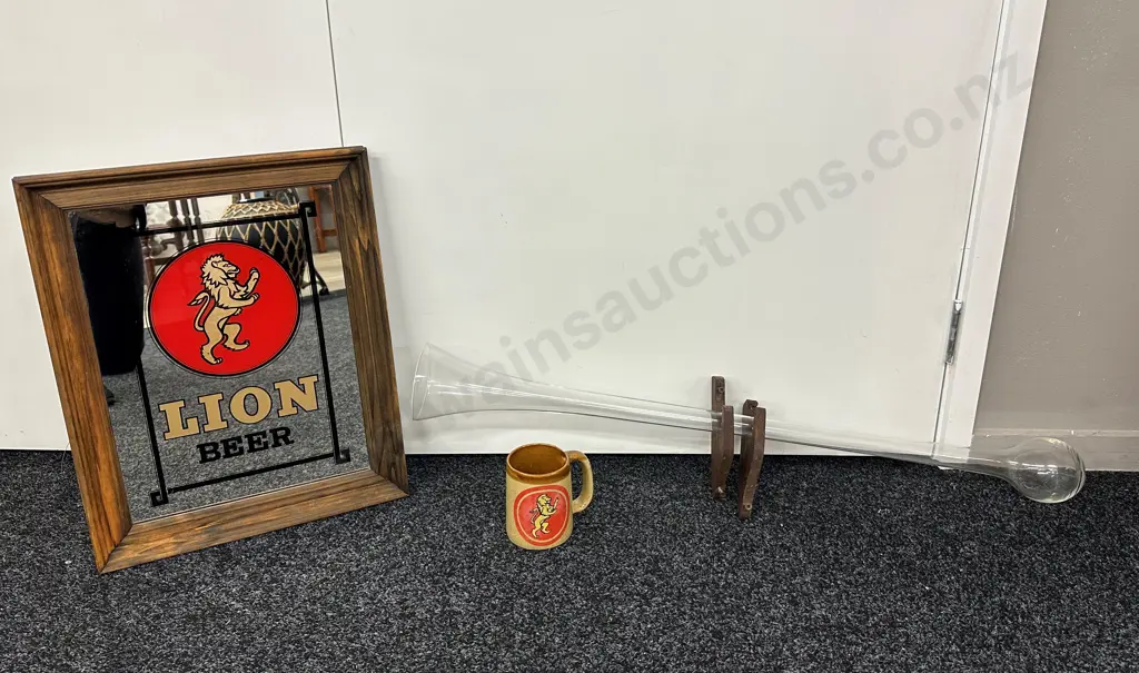 Yard Glass With Wall Mounts, Lion Beer 48 x 38cm Mirrored Picture, Handle Image 1++