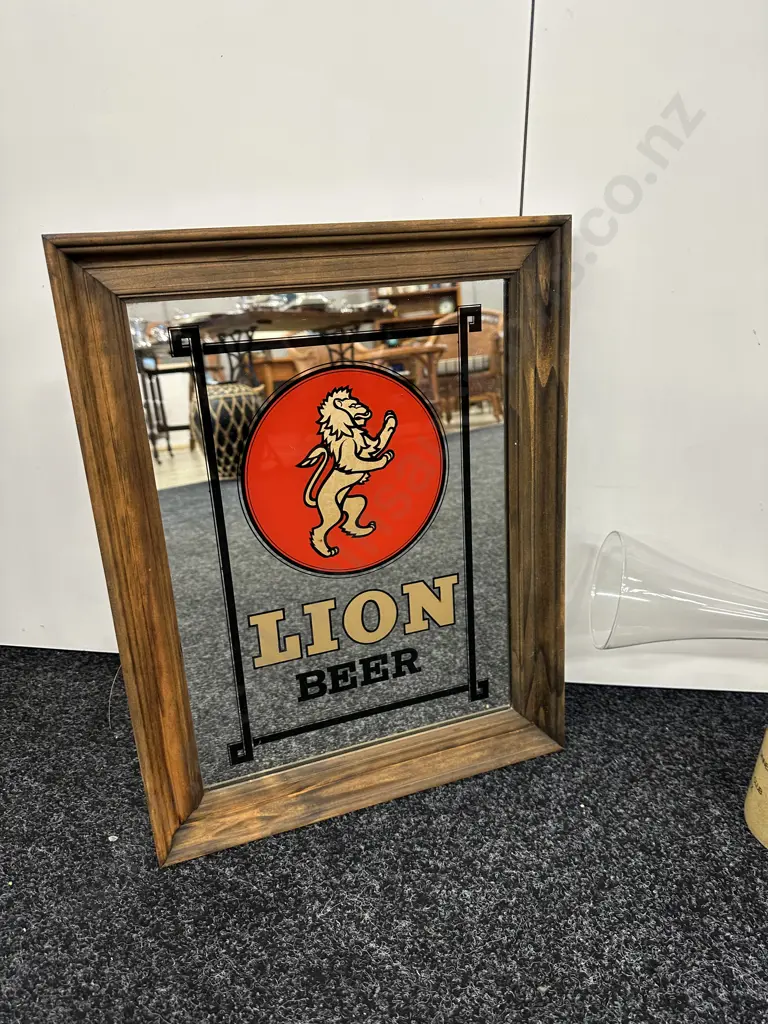 Yard Glass With Wall Mounts, Lion Beer 48 x 38cm Mirrored Picture, Handle Image 1++