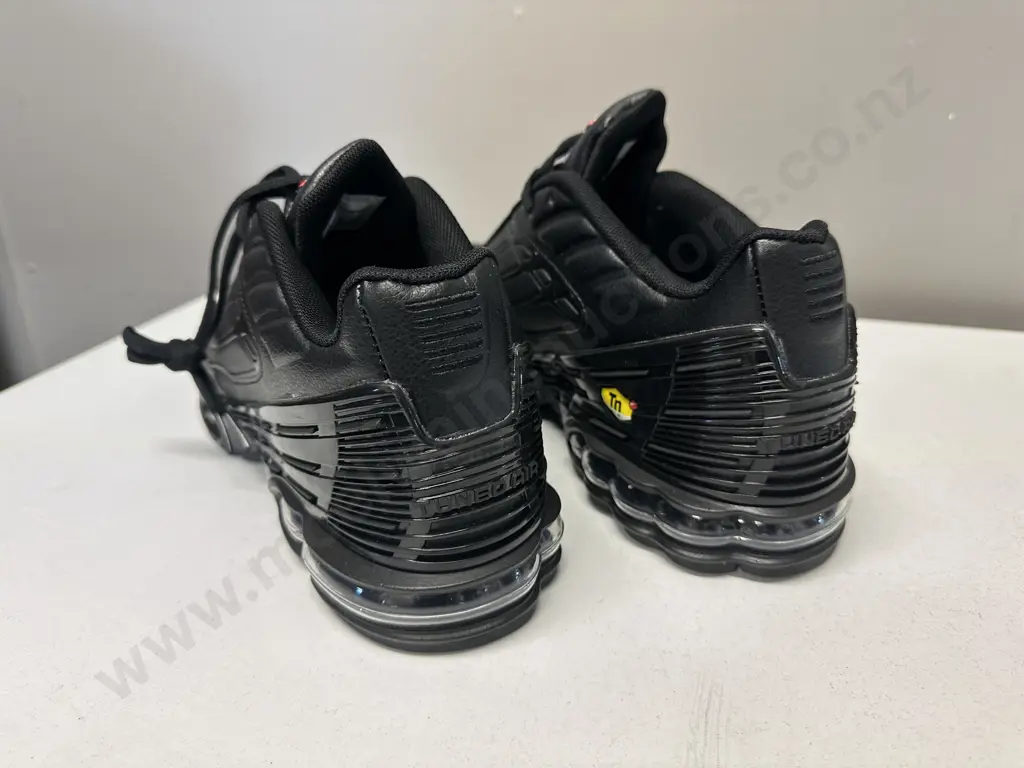 Nike Tuned Air Air Max Plus Size 9 Black Image 1++