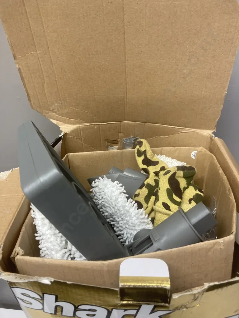 Shark Lift-Away Pro Steam Pocket Mop Image 1++