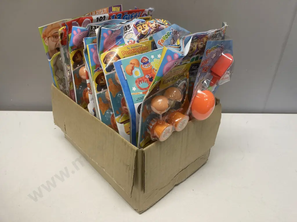 Box lot Peppa Pig & Blippi Magazines Image 1++