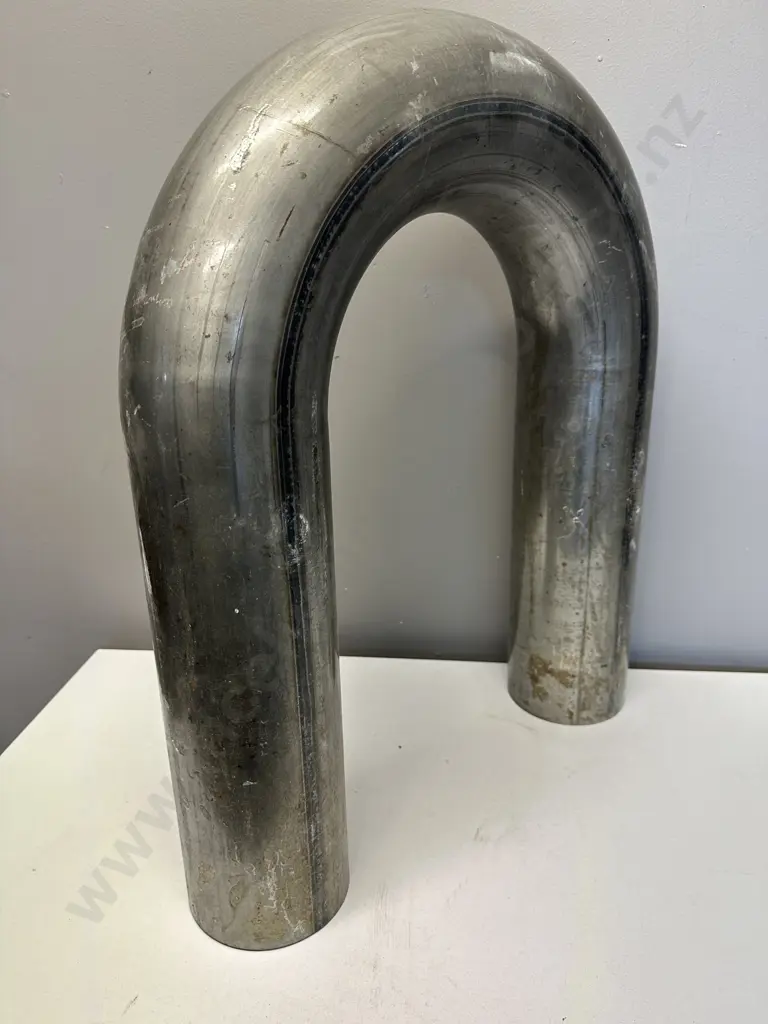 Bent Steel Pipe Image 1++