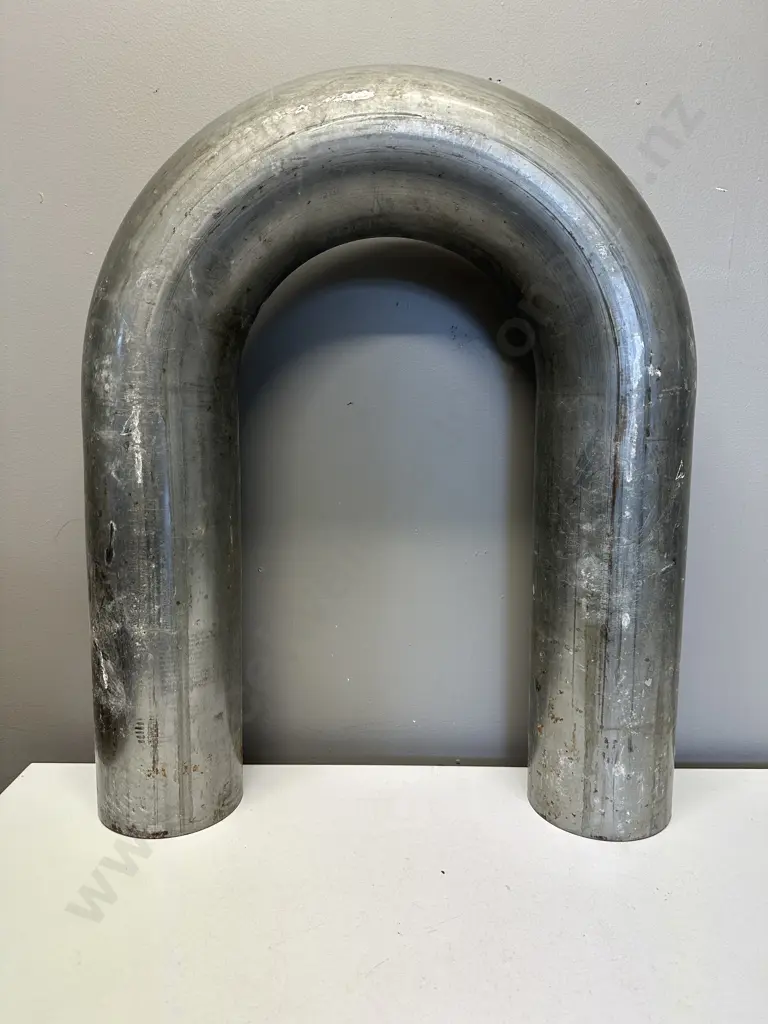 Bent Steel Pipe Image 1++