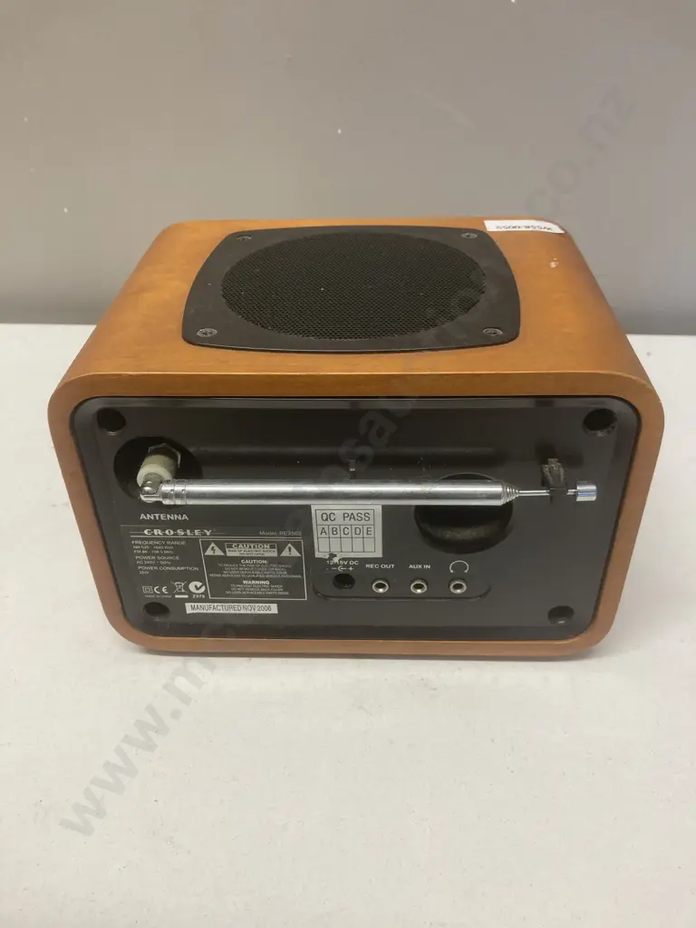 Crosley Vintage Look Radio (Needs Power Supply) Image 1++