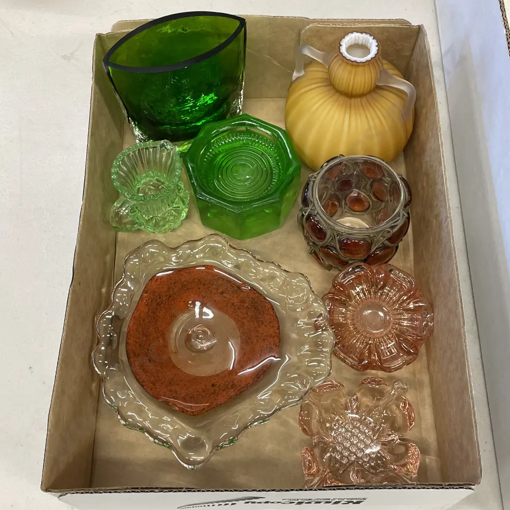 Box of Assorted Vintage Glass items Image 1++