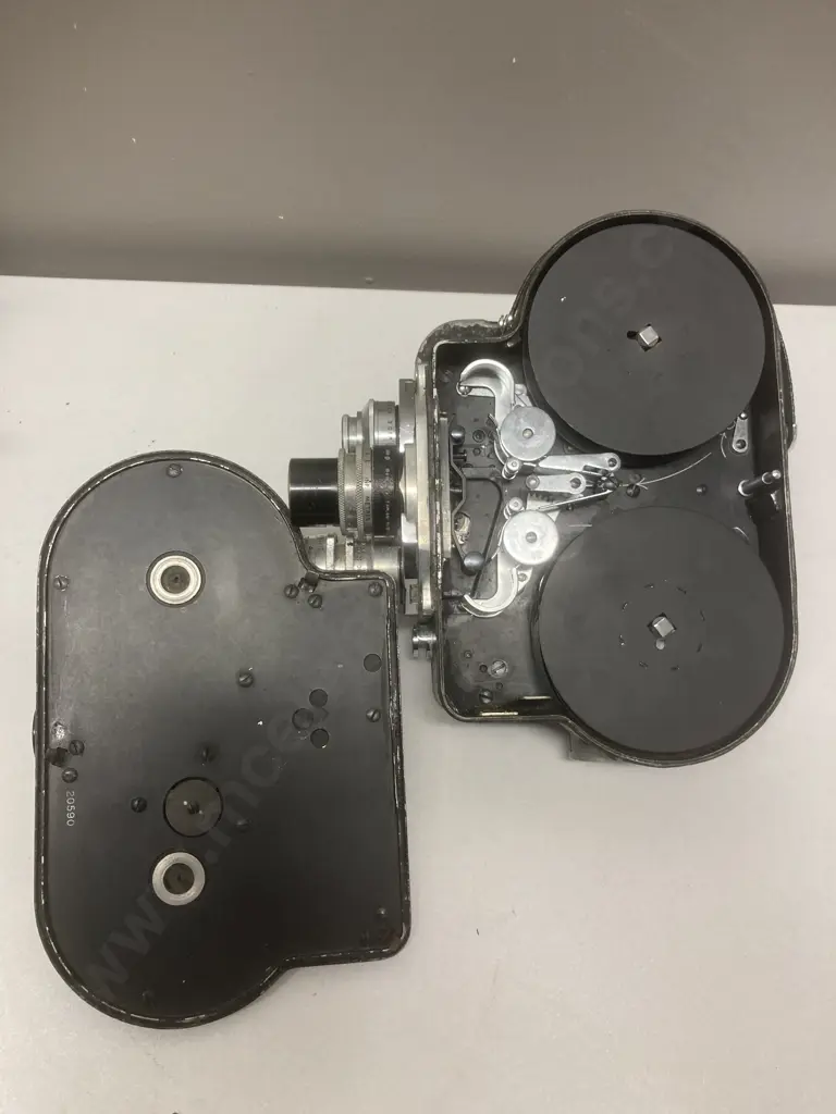 Paillard Bolex H16 16mm Cine Camera In A Vintage Case Image 1++