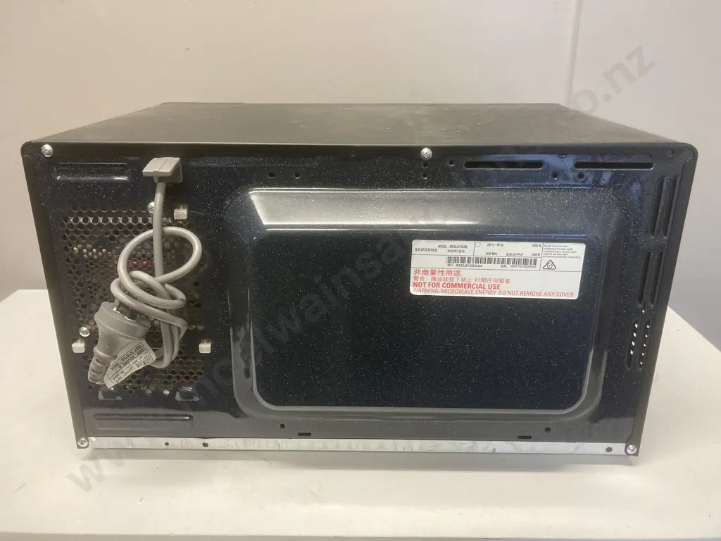 Samsung 32 Litre Microwave, Black, Model MS32J5133BG DUMPED DUE TO NOT WORKING Image 1++