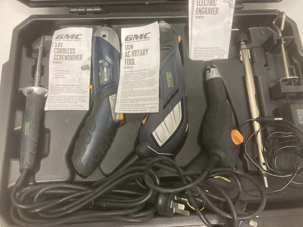 GMC 4 Pce Tool Set In Carry Case Image 1++