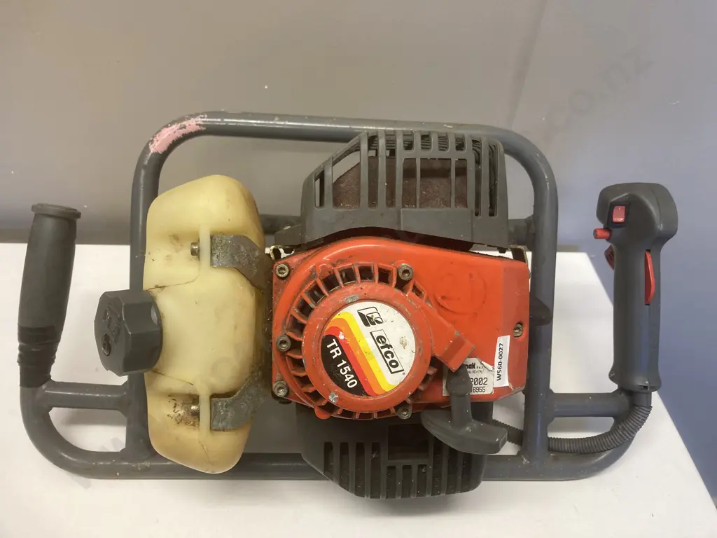 EFCO TR1540 Petrol Posthole Borer With Two Augers, 9 x 90cm & 18 x 100cm Image 1++