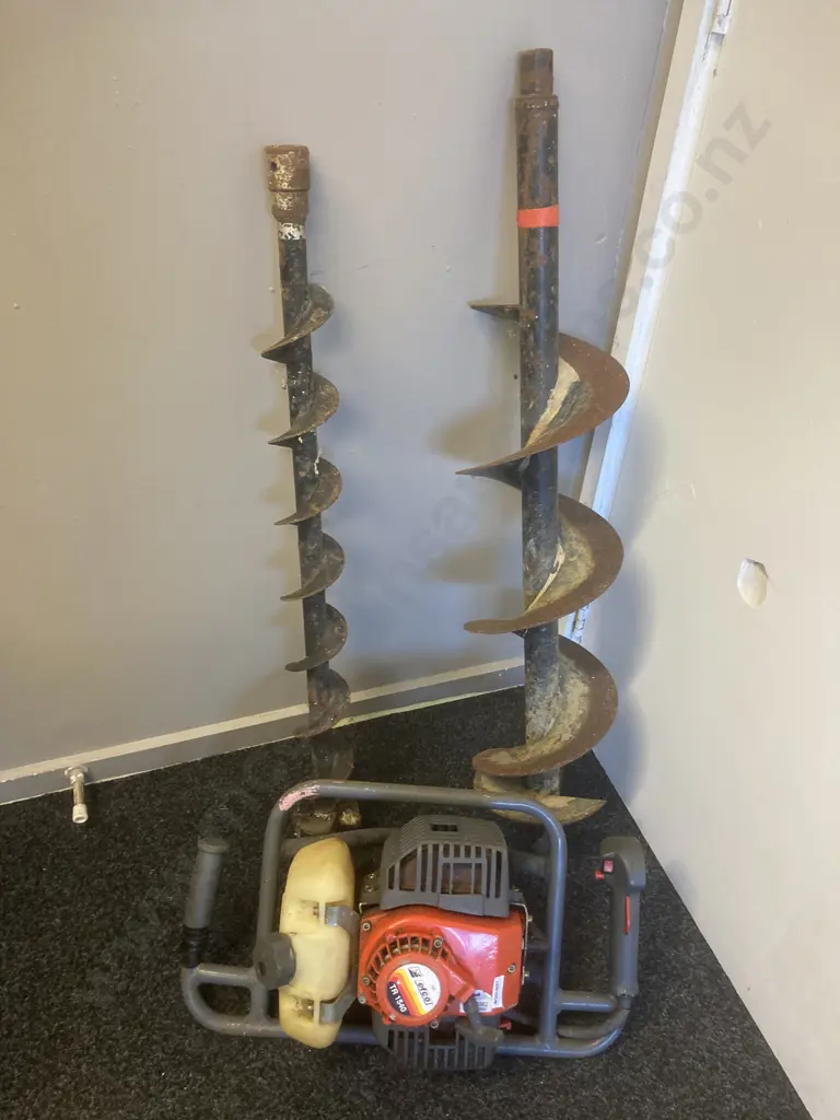 EFCO TR1540 Petrol Posthole Borer With Two Augers, 9 x 90cm & 18 x 100cm Image 1++