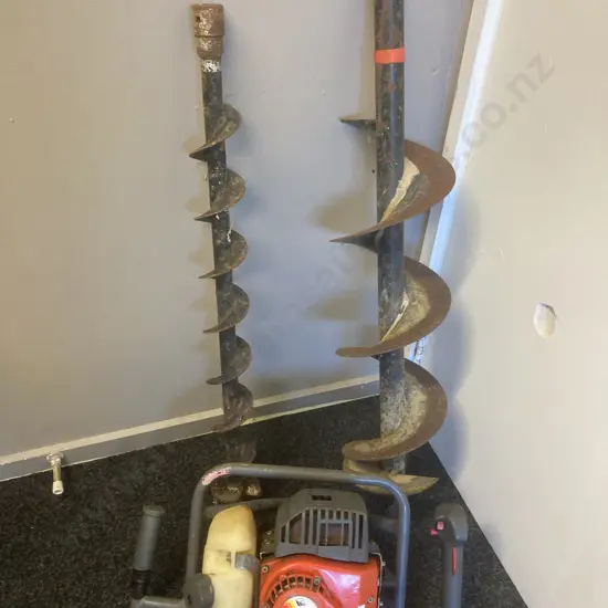 EFCO TR1540 Petrol Posthole Borer With Two Augers, 9 x 90cm & 18 x 100cm