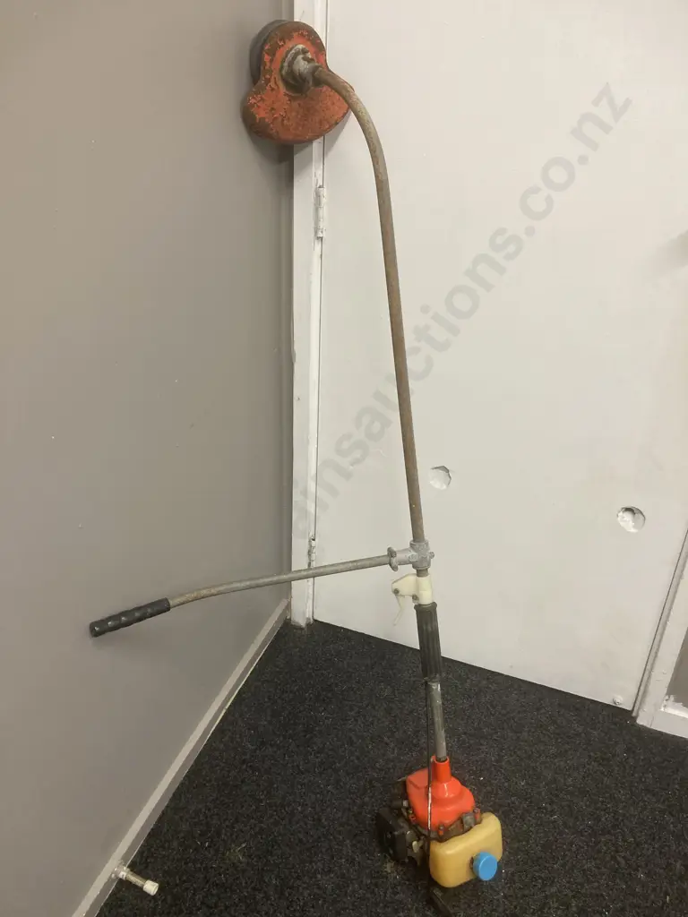 Echo Petrol Line Trimmer Image 1++