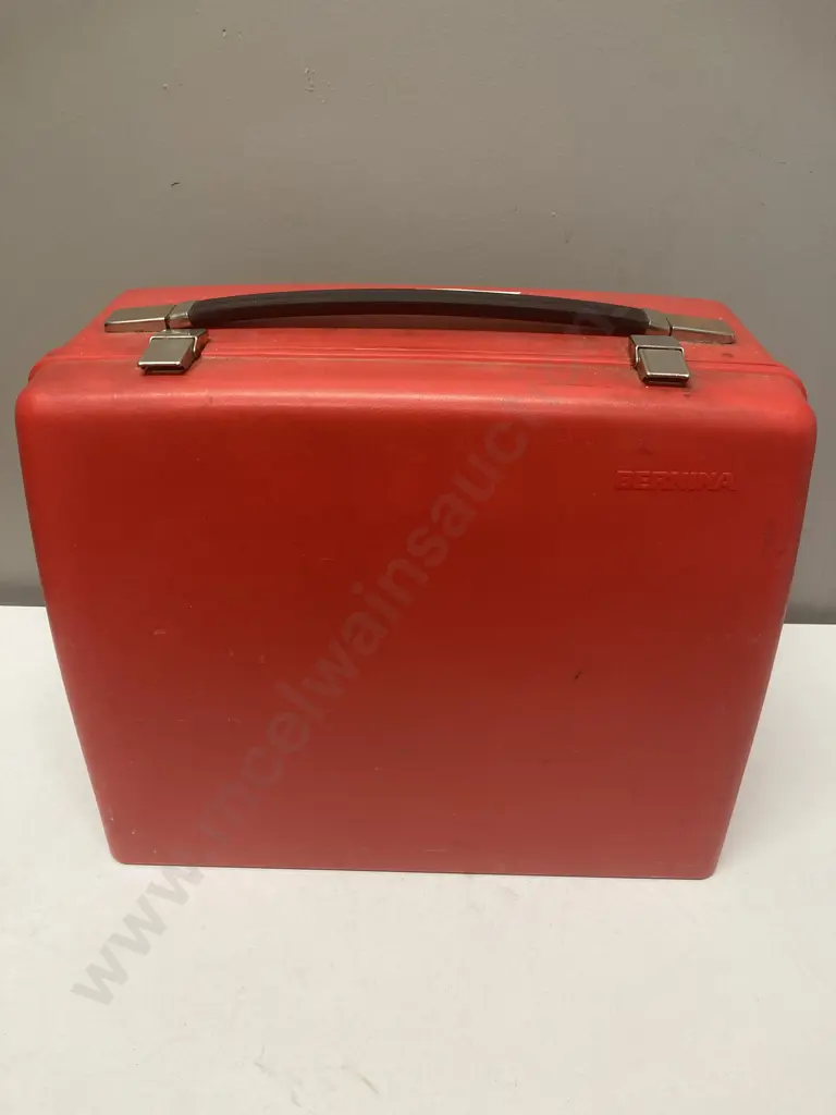Bernina Minimatic Sewing Machine In Carry Case, 1415741 Image 1++