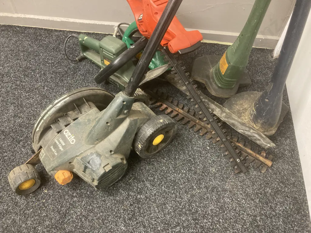 Ozito 1400W Lawn Edger, GMC & B&D Line Trimmers, Three Electric Hedge Trimmers Image 1++