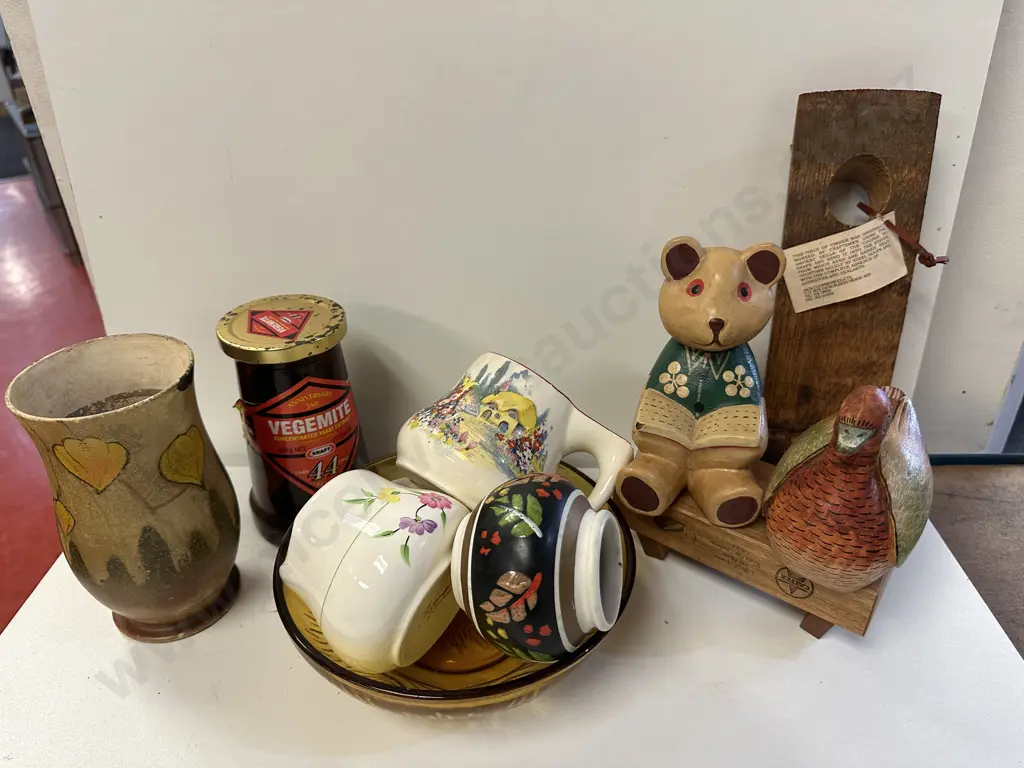Selection of Vintage & Wooden Items Image 1++