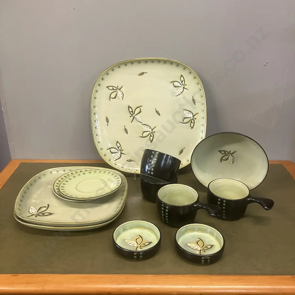 Living Art 'ECRU' Dinnerware - 14 Pieces Image 1++