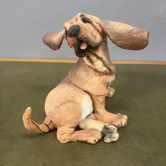 Country Artists A Breed Apart 'Biggles - Bloodhound' 02845 (2002). H17cm