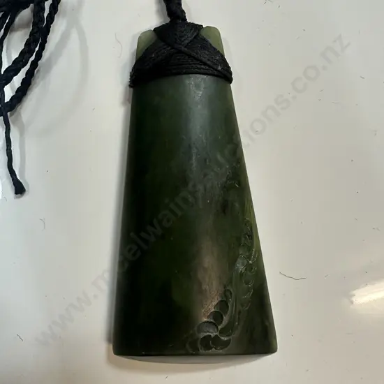 Large Pounamu Greenstone Necklace L8.5,W4cm.