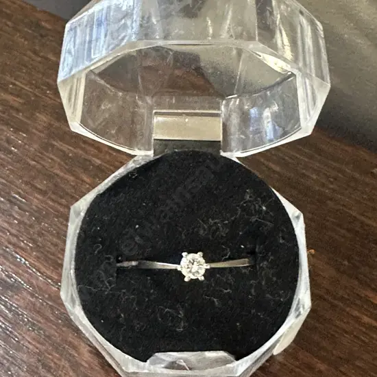 14 CT White Gold Ring 0.15 Carat Diamond