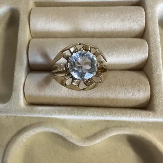 Gold 375 Mens Ring With Large Clear Stone? Jewellers Mark 