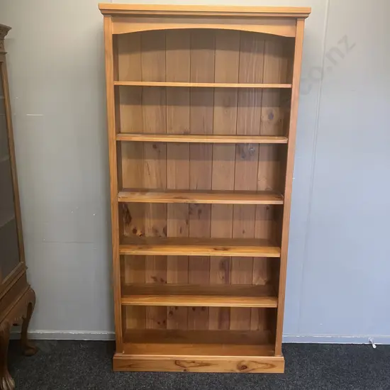 Valley Craft Wooden Bookcase, 5 Shelves (1 Fixed). H207 W104 D31.5cm