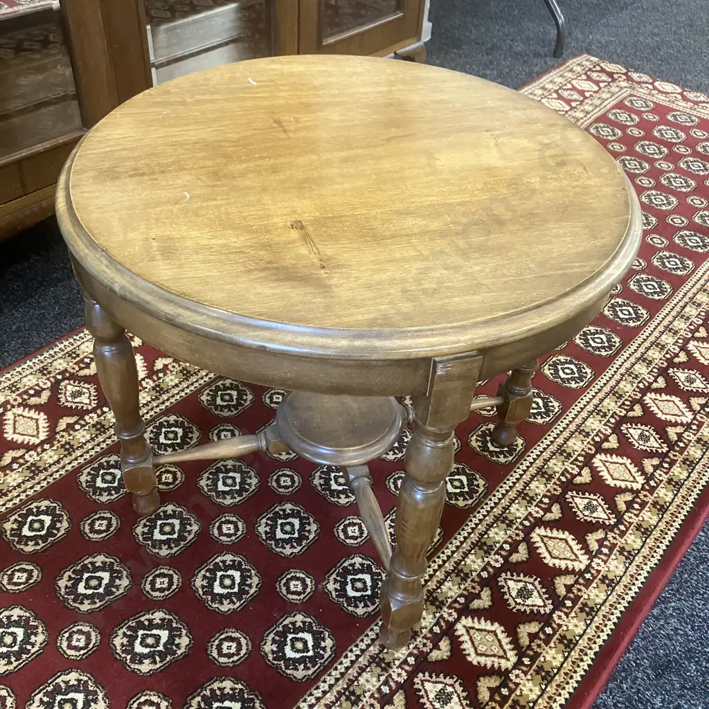 Mahogany Gramophone Table With Turned Legs & Lower Shelf. 51 x 59cm Image 1++