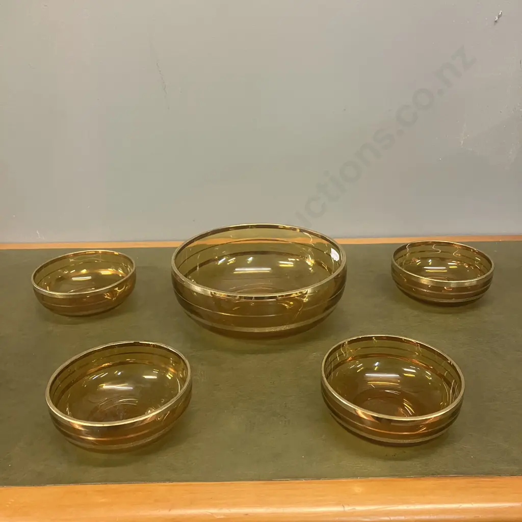 Vintage Set of Glass Bowls Image 1++