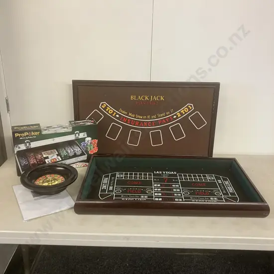 Multi-Casino Games Table Top Table, New ProPoker 300 11.5g Poker Set