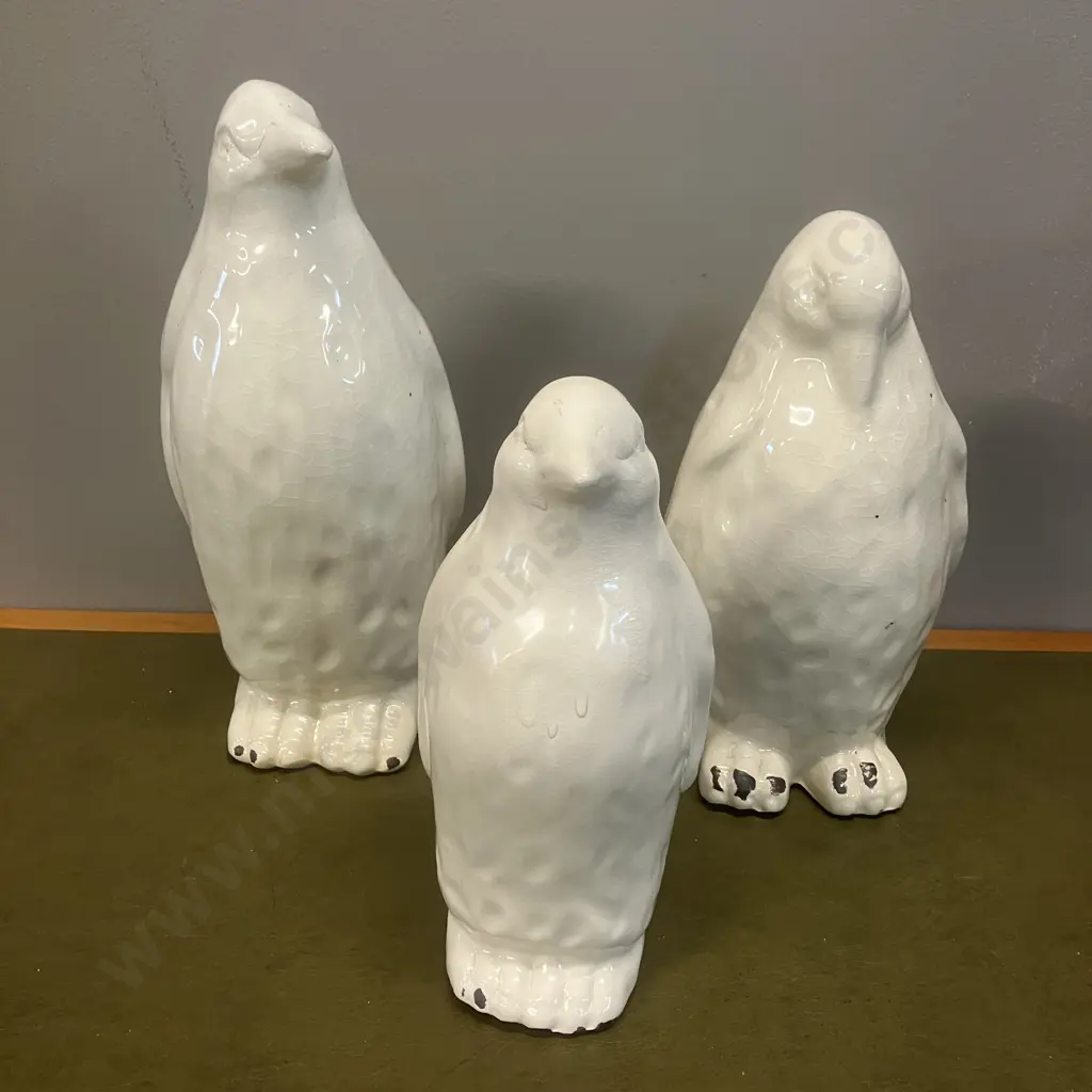 Family of Three Ceramic Penquins. 22 to 29cm Image 1++