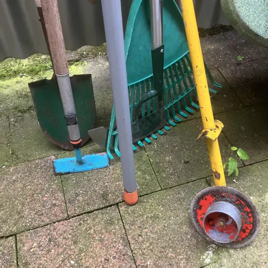 Garden Tools, Extendable Pruner. Edger, Rake Etc