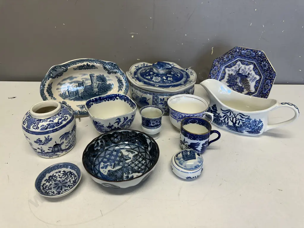 Selection Of Blue & White China Items Image 1++