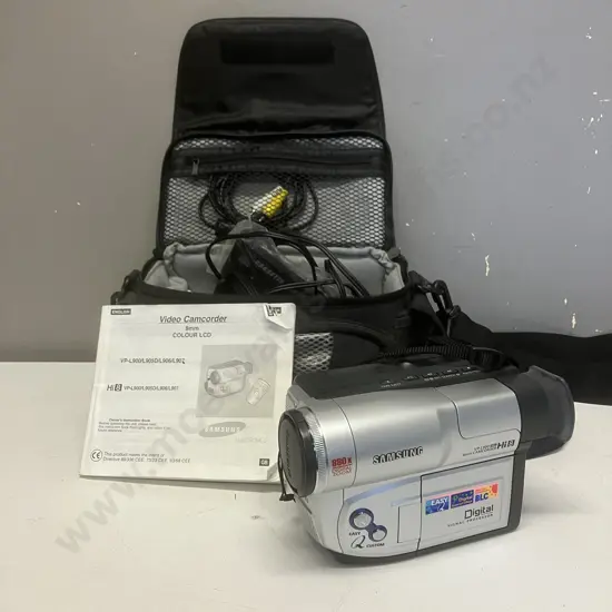 Samsung Video Camcorder VP-L900 8mm Colour LCD With Bag Etc (No Charger)